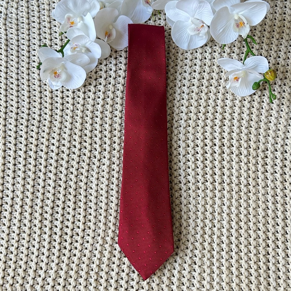 Bugatchi Mens Red Tie 100% Silk Made in Italy Necktie 60”